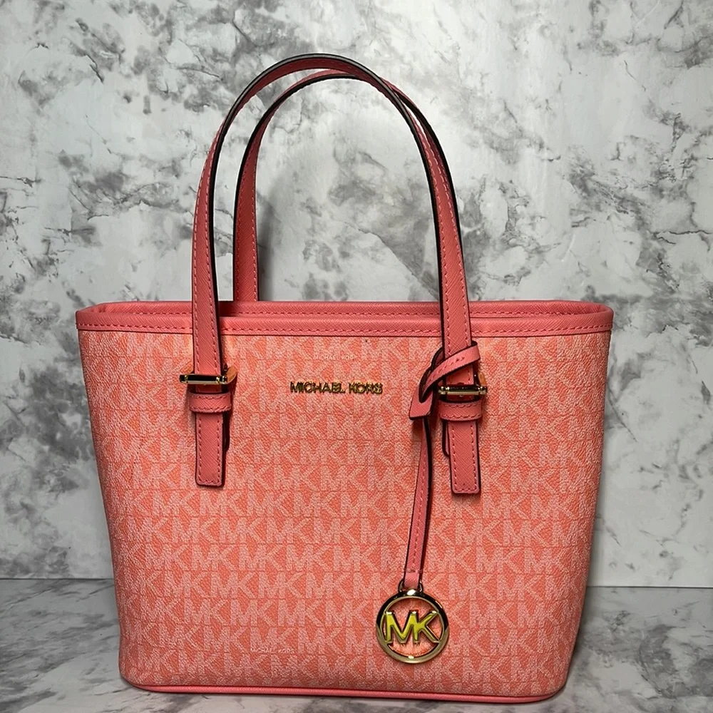 Michael Kors Jet Set Travel - Picture 2 of 7